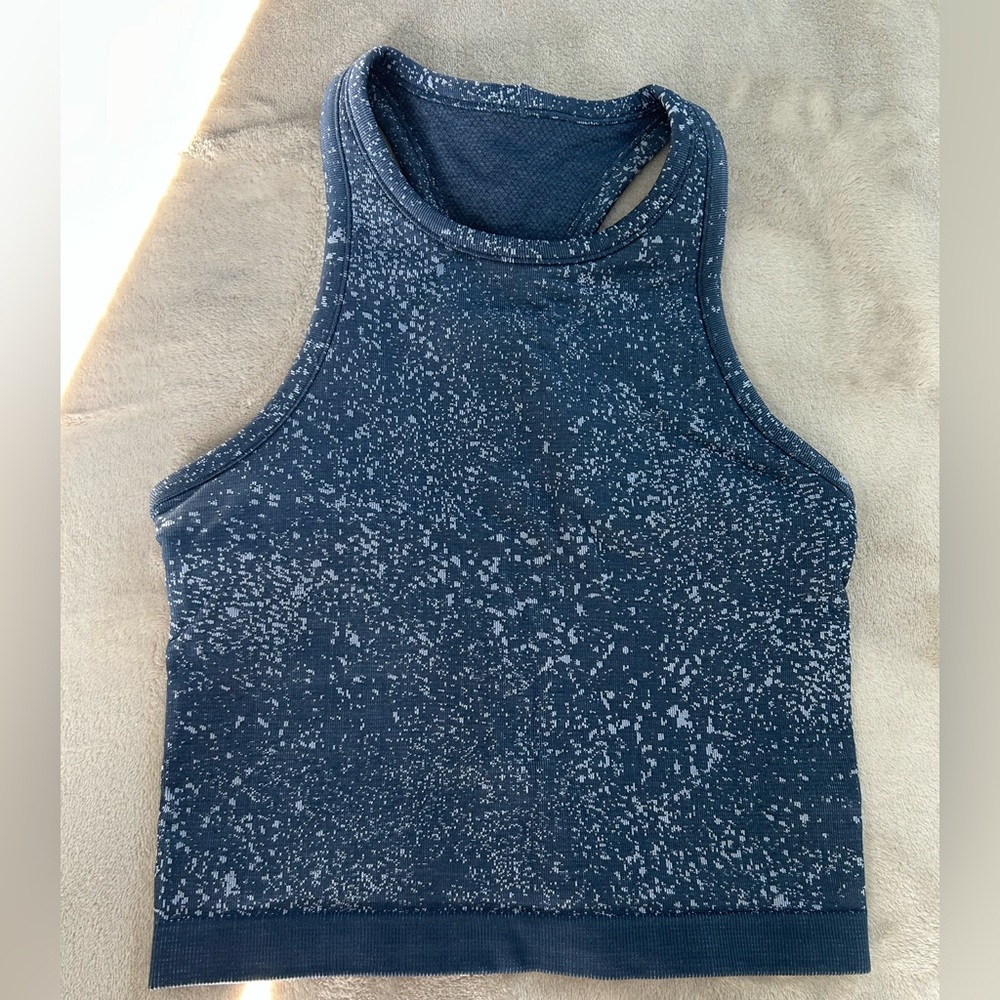 Lululemon Ebb to Street Cropped Tank - size 4